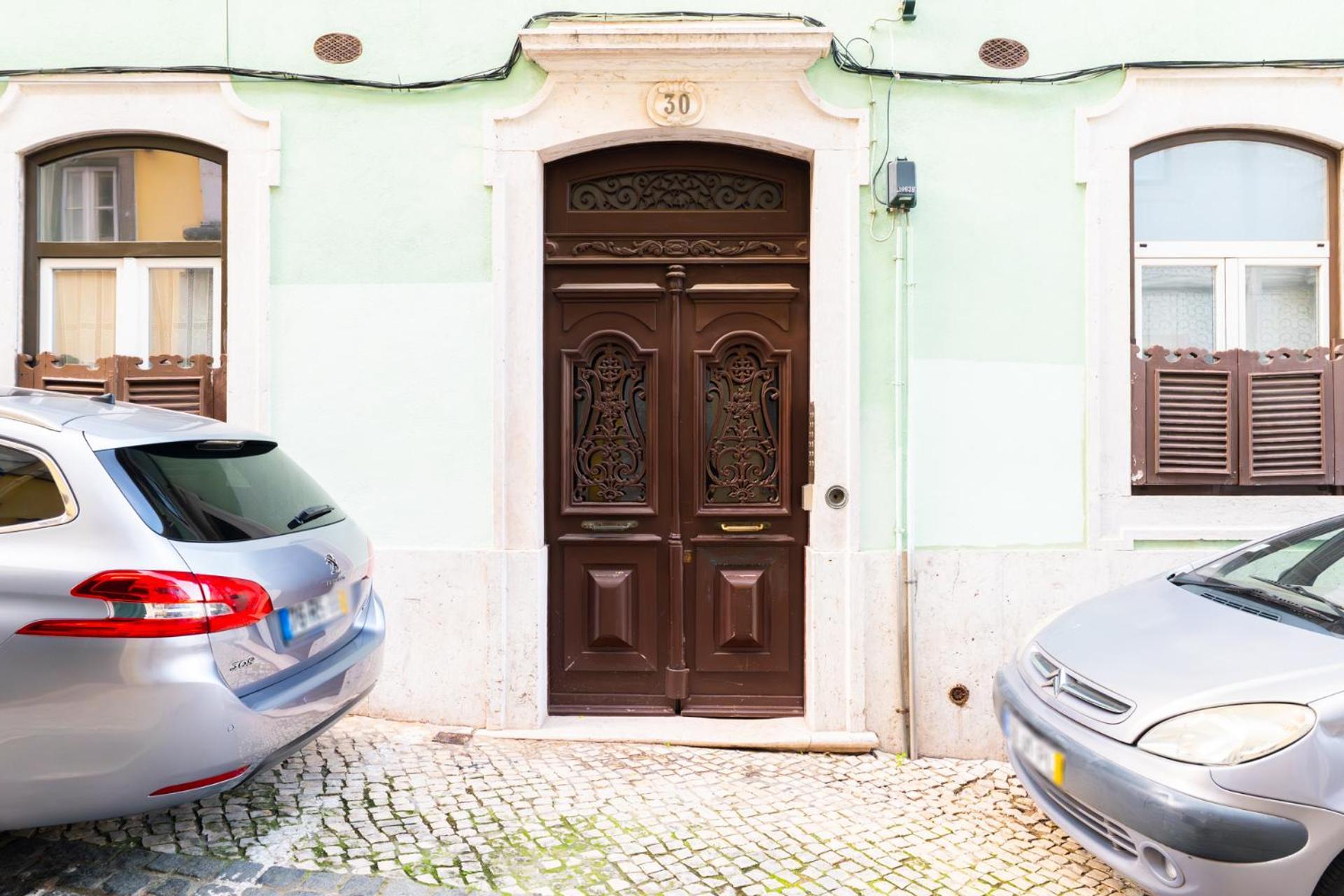 Beautiful Apartment In Bairro Alto - Quite Lisbon Exterior photo